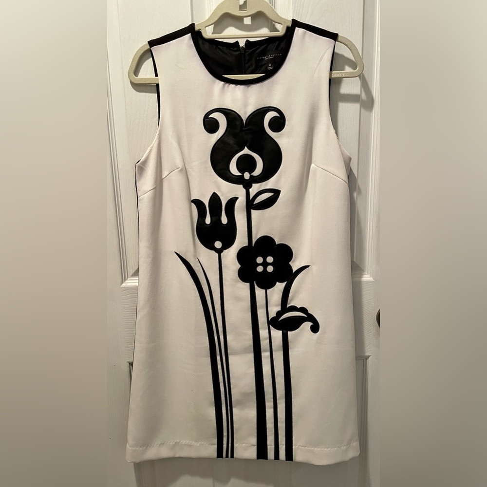Victoria Beckham for Target size Medium sleeveless shift dress. White/black